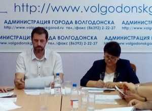 «Объяснениями на уровне детского сада» назвал выступления чиновников депутат Брежнев «Объяснениями на уровне детского сада» назвал выступления чиновников депутат Брежнев