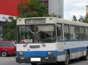 Пенсионерку зажало дверьми автобуса №51 в Волгодонске Пенсионерку зажало дверьми автобуса №51 в Волгодонске