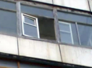 Мужчина разбился насмерть после падения из окна многоэтажки в Волгодонске Мужчина разбился насмерть после падения из окна многоэтажки в Волгодонске
