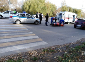 Мотоциклист сбил пешехода на «пятом» в Волгодонске Мотоциклист сбил пешехода на «пятом» в Волгодонске