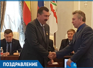 Начальник Роспотрбнадзора Волгодонска и член Союза художников получили памятные знаки «80 лет Ростовской области» Начальник Роспотрбнадзора Волгодонска и член Союза художников получили памятные знаки «80 лет Ростовской области»