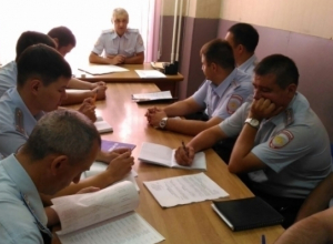 В Волгодонске проходит «День с участковым» В Волгодонске проходит «День с участковым»