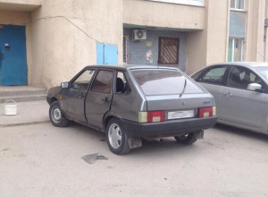 В Волгодонске ночью вскрыли и обнесли «девятку» В Волгодонске ночью вскрыли и обнесли «девятку»