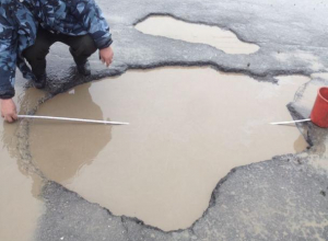 «Положите асфальт в городе»: Волгодончанка написала петицию Путину с жалобой на ужасное состояние дорог после зимы «Положите асфальт в городе»: Волгодончанка написала петицию Путину с жалобой на ужасное состояние дорог после зимы