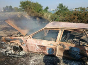 Сгоревшую дотла «девятку» на берегу Цимлянского водохранилища обнаружили в Волгодонске Сгоревшую дотла «девятку» на берегу Цимлянского водохранилища обнаружили в Волгодонске