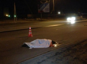 Женщина умерла под колесами рейсового автобуса на автодороге Ростов-Волгодонск Женщина умерла под колесами рейсового автобуса на автодороге Ростов-Волгодонск