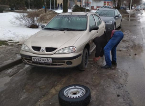 Подводная «яма-автоубийца» в центре Волгодонска попала на видео Подводная «яма-автоубийца» в центре Волгодонска попала на видео