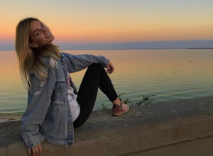 Юлия Ефимова в поисках отдыха отправилась к Цимлянскому водохранилищу Юлия Ефимова в поисках отдыха отправилась к Цимлянскому водохранилищу