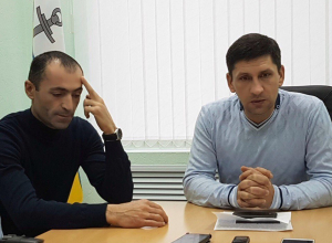 Об укладке асфальта в дождь и ямах на отремонтированной Железнодорожной в Волгодонске рассказал московский подрядчик Об укладке асфальта в дождь и ямах на отремонтированной Железнодорожной в Волгодонске рассказал московский подрядчик