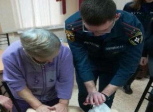 Спасатели и пожарные рассказали пожилым волгодонцам как уберечь себя от огня Спасатели и пожарные рассказали пожилым волгодонцам как уберечь себя от огня