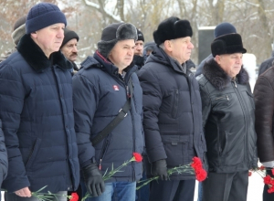 В Волгодонске почтили память воинов погибших на войне в Афганистане В Волгодонске почтили память воинов погибших на войне в Афганистане