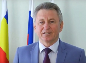 Виктор Мельников поздравляет волгодонцев с Днем России Виктор Мельников поздравляет волгодонцев с Днем России