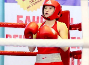 Волгодончанка Екатерина Пинигина начала выступление на ЧР по боксу с победы над челябинской спортсменкой Волгодончанка Екатерина Пинигина начала выступление на ЧР по боксу с победы над челябинской спортсменкой