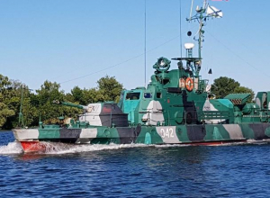 В Волгодонском районе были замечены два военных бронекатера АК-201 из состава Каспийской флотилии ВМФ России В Волгодонском районе были замечены два военных бронекатера АК-201 из состава Каспийской флотилии ВМФ России