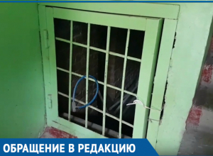 В подъезде вонь, а в подвале течет канализация, - жители дома №102 по улице Ленина В подъезде вонь, а в подвале течет канализация, - жители дома №102 по улице Ленина