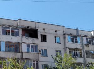 Пожар в квартире на 5 этаже напугал жителей пятиэтажки в Волгодонске Пожар в квартире на 5 этаже напугал жителей пятиэтажки в Волгодонске