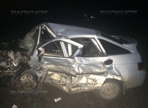 Двое погибли в лобовом ДТП на автодороге Морозовск-Волгодонск Двое погибли в лобовом ДТП на автодороге Морозовск-Волгодонск