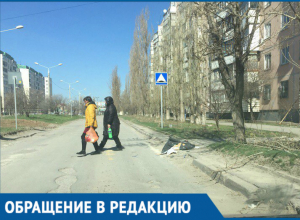 И без того «убитый» пешеходный переход завалили мусором, - волгодонец И без того «убитый» пешеходный переход завалили мусором, - волгодонец