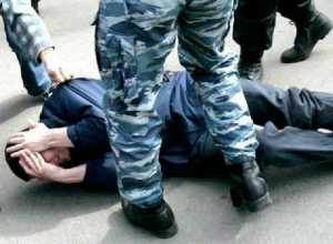 До потери слуха полицейские избили 25-летнего парня из Морозовска До потери слуха полицейские избили 25-летнего парня из Морозовска