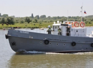 Водолазный бот «Дельфин» передали спасателям Волгодонска Водолазный бот «Дельфин» передали спасателям Волгодонска