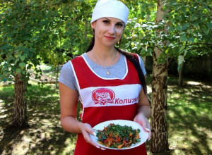 «Роскошь лета» от Екатерины Купцовой напомнила членам жюри человеческую руку «Роскошь лета» от Екатерины Купцовой напомнила членам жюри человеческую руку
