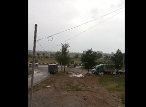 Укладка асфальта в дождь на Весенней в Волгодонске попала на видео Укладка асфальта в дождь на Весенней в Волгодонске попала на видео