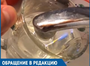 Засасывающий воду из стакана кран заснял на видео волгодонец Засасывающий воду из стакана кран заснял на видео волгодонец