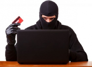 Полицейские информируют волгодонцев о том, как не лишиться своих сбережений на банковской карте из-за мошенников Полицейские информируют волгодонцев о том, как не лишиться своих сбережений на банковской карте из-за мошенников