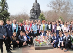 900 волгодонцев прошли с экскурсией по памятным местам 900 волгодонцев прошли с экскурсией по памятным местам