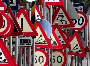 Волгодонск нашел 2 миллиона рублей на дополнительные дорожные знаки Волгодонск нашел 2 миллиона рублей на дополнительные дорожные знаки