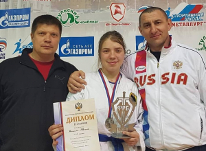 Волгодончанка Эвелина Какшина стала серебряным призером первенства России по рукопашному бою Волгодончанка Эвелина Какшина стала серебряным призером первенства России по рукопашному бою
