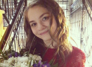 16-летняя красавица из Волгодонска покорила жюри Всероссийского конкурса своим «серебряным» голосом 16-летняя красавица из Волгодонска покорила жюри Всероссийского конкурса своим «серебряным» голосом