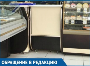 Школьник пожаловался на невыносимую грязь под прилавками в городской кулинарии Школьник пожаловался на невыносимую грязь под прилавками в городской кулинарии