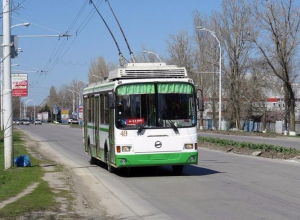 Ежедневно на улицы Волгодонска выходят 11 автобусов и 32 троллейбуса Ежедневно на улицы Волгодонска выходят 11 автобусов и 32 троллейбуса