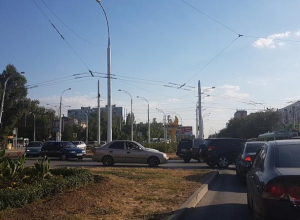 Верните знак или выводите регулировщика в час пик, - волгодончанка об убранном дорожном знаке на кольце в районе Комсомольца Верните знак или выводите регулировщика в час пик, - волгодончанка об убранном дорожном знаке на кольце в районе Комсомольца