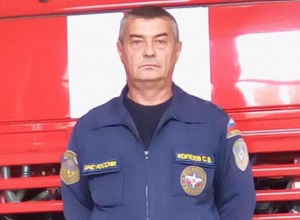 Пожарный из Волгодонска попал в Кремлевский дворец после спасения семьи в Крыму Пожарный из Волгодонска попал в Кремлевский дворец после спасения семьи в Крыму