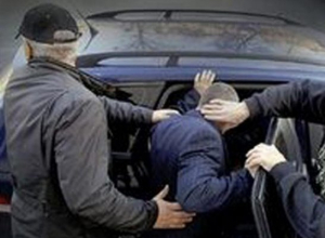 Волгодонца насильно усадили в машину, где избили и ограбили Волгодонца насильно усадили в машину, где избили и ограбили