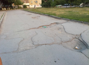 Я возмущена состоянием дорог в новой части Волгодонска, - читатель Я возмущена состоянием дорог в новой части Волгодонска, - читатель