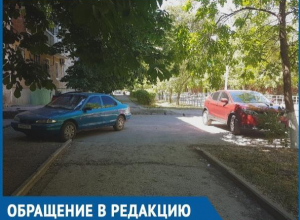 Они заезжают через пешеходный переход и паркуются на тротуаре, - разъяренная нарушением парковки волгодончанка Они заезжают через пешеходный переход и паркуются на тротуаре, - разъяренная нарушением парковки волгодончанка