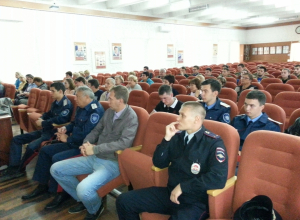 Приемы защиты без оружия и навыки оказания первой медпомощи показали дружинникам Волгодонска Приемы защиты без оружия и навыки оказания первой медпомощи показали дружинникам Волгодонска