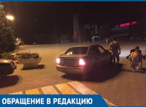 Заехавший на площадь Победы водитель возмутил волгодончанку Заехавший на площадь Победы водитель возмутил волгодончанку