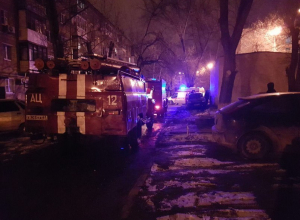 Пострадавшую при пожаре женщину увезли в реанимацию: ЧП произошло на переулке Октябрьском в Волгодонске Пострадавшую при пожаре женщину увезли в реанимацию: ЧП произошло на переулке Октябрьском в Волгодонске