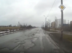 «Как после бомбежки»: Волгодонец провел видеоэкскурсию по городу и показал состояние дорог после зимы «Как после бомбежки»: Волгодонец провел видеоэкскурсию по городу и показал состояние дорог после зимы