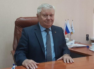 Главврач Виктор Жуков поздравил волгодонских коллег с профессиональным праздником Главврач Виктор Жуков поздравил волгодонских коллег с профессиональным праздником