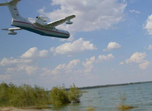 Тридцатитонную амфибию на поверхности Цимлянского водохранилища снял на фото отдыхающий волгодонец Тридцатитонную амфибию на поверхности Цимлянского водохранилища снял на фото отдыхающий волгодонец