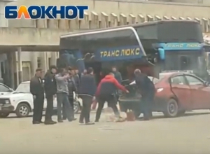 На вокзале Волгодонска в автомобиле прогремел взрыв На вокзале Волгодонска в автомобиле прогремел взрыв
