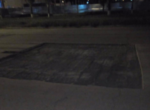 Десятки машин за час лишись колес из-за «ямы-убийцы» на проспекте Курчатова в Волгодонске Десятки машин за час лишись колес из-за «ямы-убийцы» на проспекте Курчатова в Волгодонске