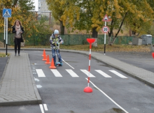 Волгодонцы могут продемонстрировать знания ПДД и умение управлять машиной Волгодонцы могут продемонстрировать знания ПДД и умение управлять машиной