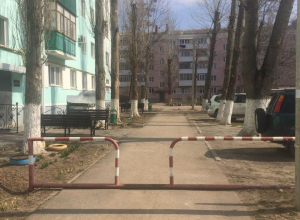 Это фотошоп и провокация, - председатель ТСЖ «Спутник» о странном барьере на улице Горького Это фотошоп и провокация, - председатель ТСЖ «Спутник» о странном барьере на улице Горького