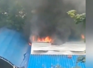 Пожар в летнем кафе в Волгодонске попал на видео Пожар в летнем кафе в Волгодонске попал на видео